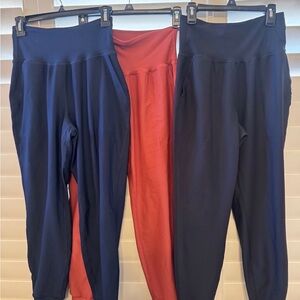 Old Navy Women's Navy and Red Joggers